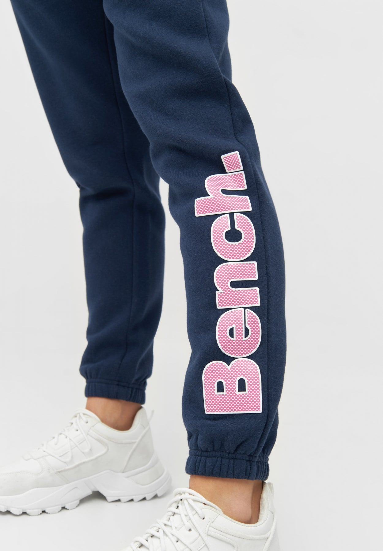 Bench joggers online